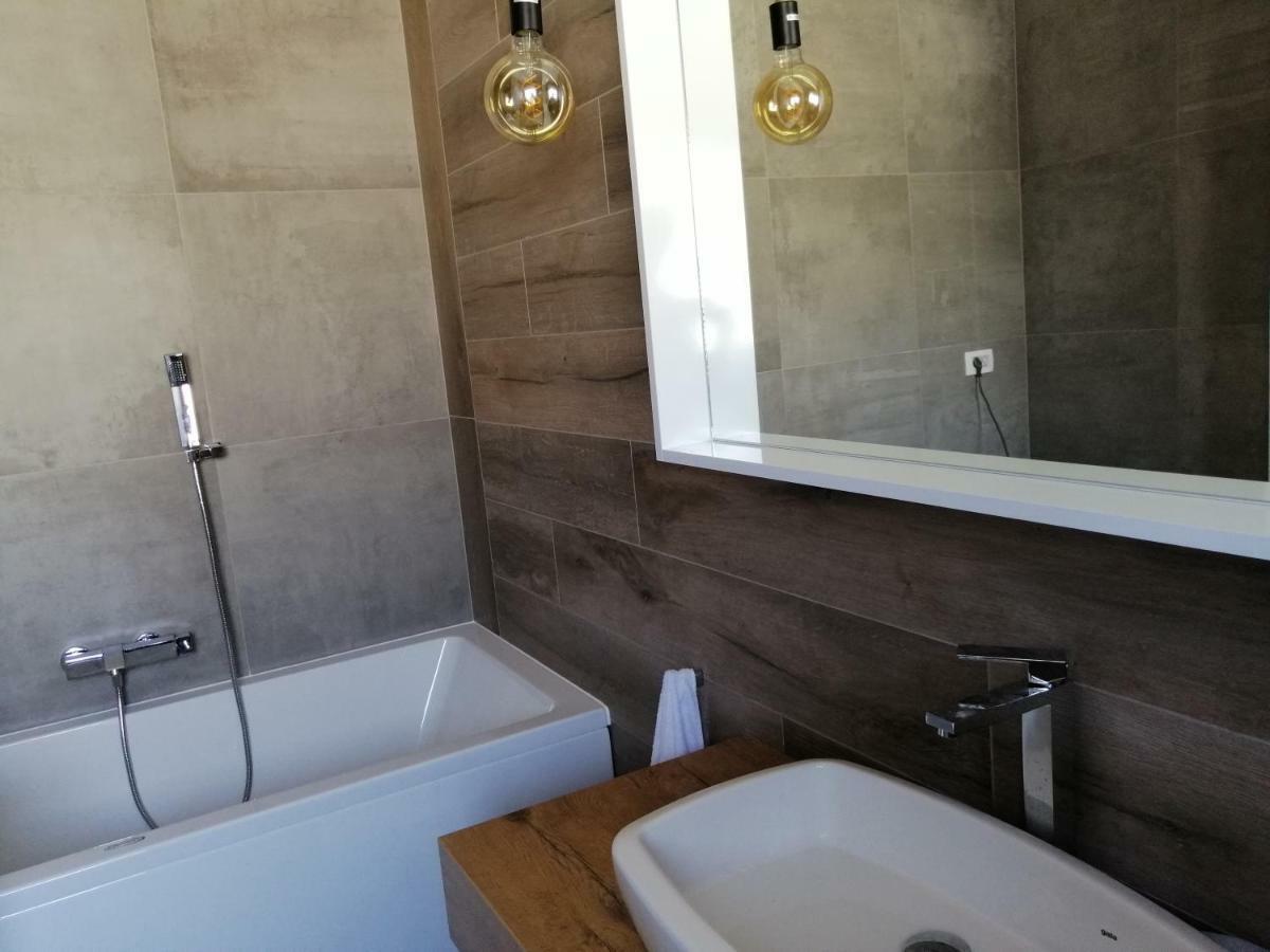 Villa Orao Kaštel Novi エクステリア 写真