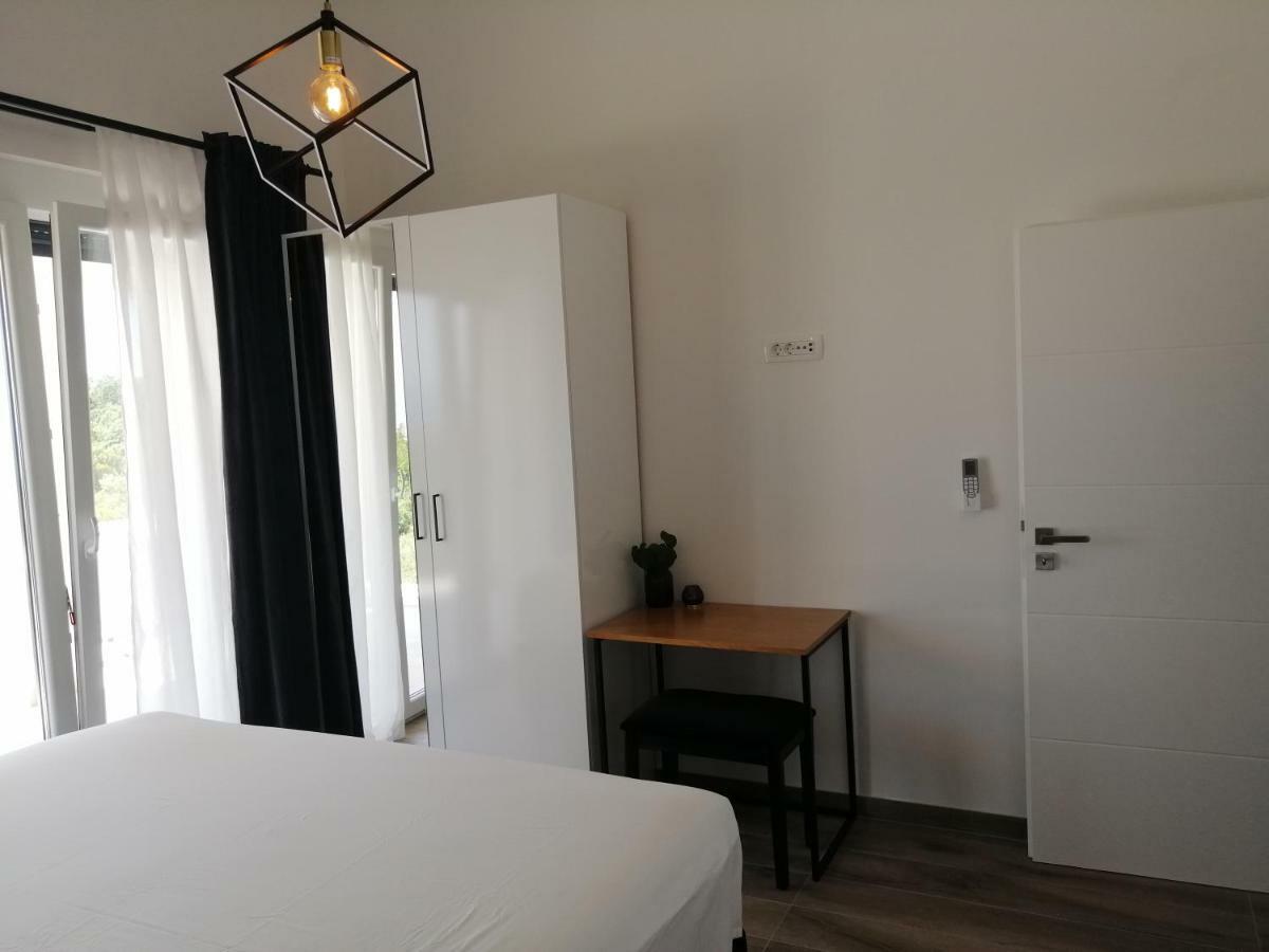 Villa Orao Kaštel Novi エクステリア 写真