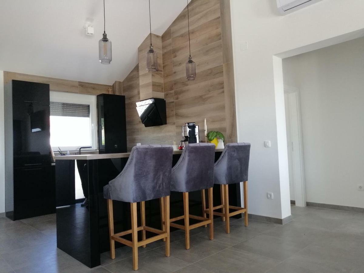 Villa Orao Kaštel Novi エクステリア 写真