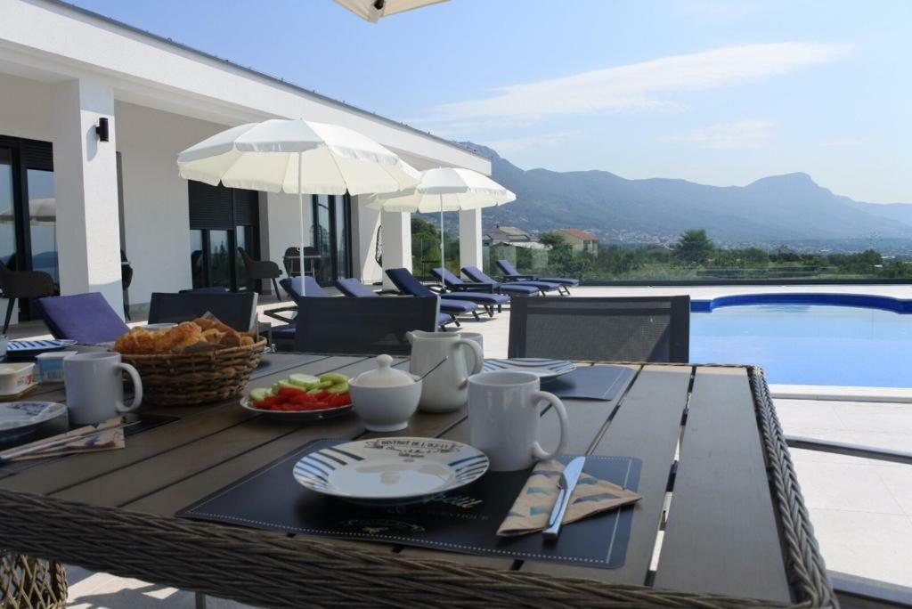 Villa Orao Kaštel Novi エクステリア 写真