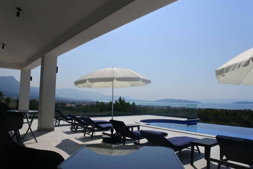 Villa Orao Kaštel Novi エクステリア 写真