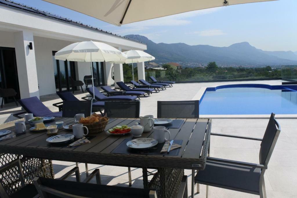 Villa Orao Kaštel Novi エクステリア 写真